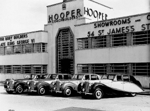 Bentleys con carrocería Hooper en el exterior de la fábrica (1950)
