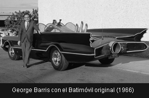 George Barris con el Batimóvil original (1966)